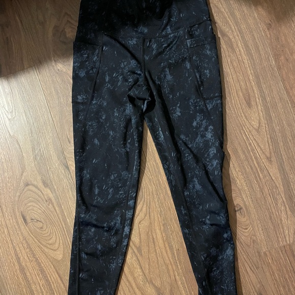 Black Patterned Leggings - Picture 2 of 2
